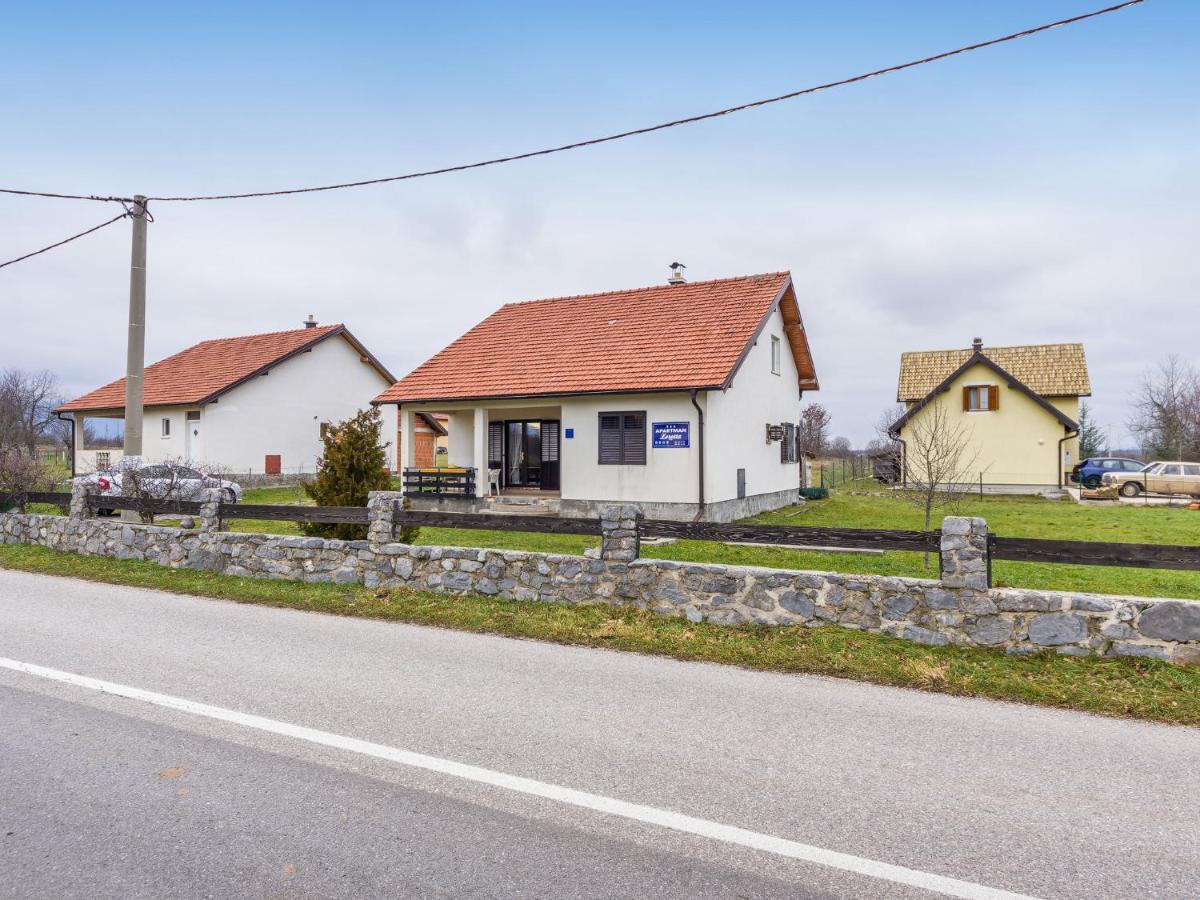 Vacation House Loreta Sveti Rok エクステリア 写真