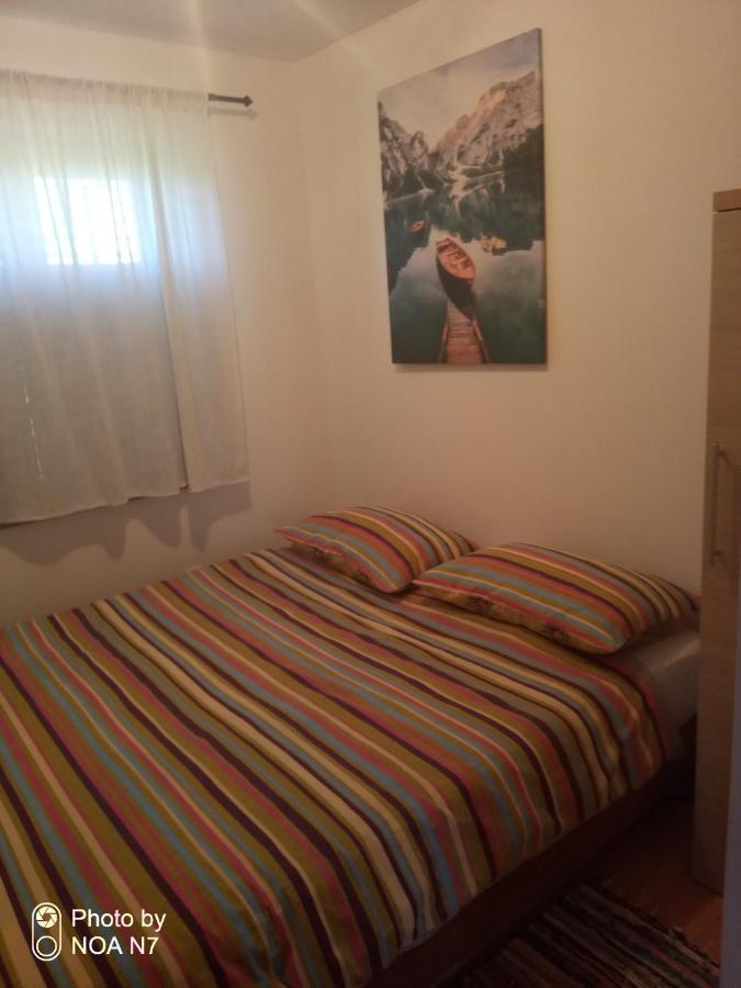 Vacation House Loreta Sveti Rok エクステリア 写真